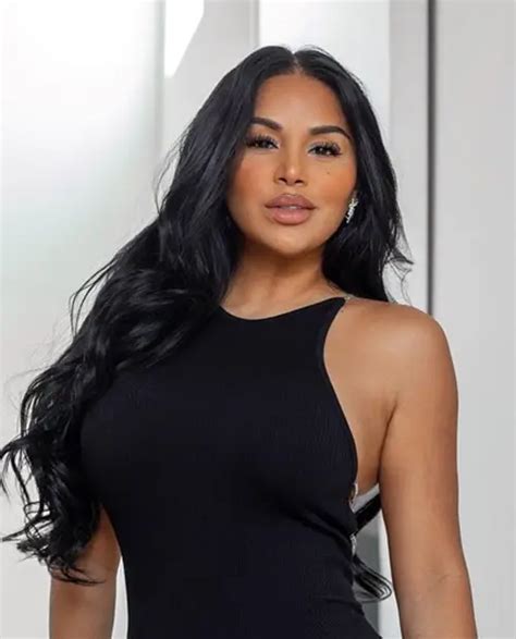 dolly castro|Dolly Castro – Complete Profile: Height, Weight, Biography